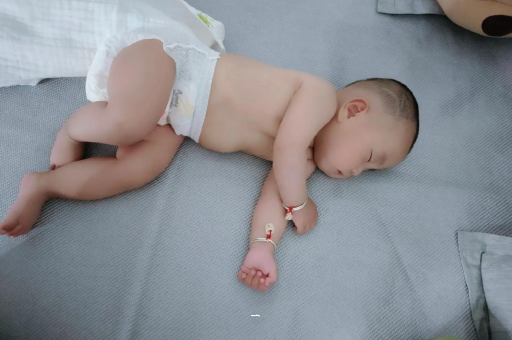 云浮怀孕肚子撑的难受